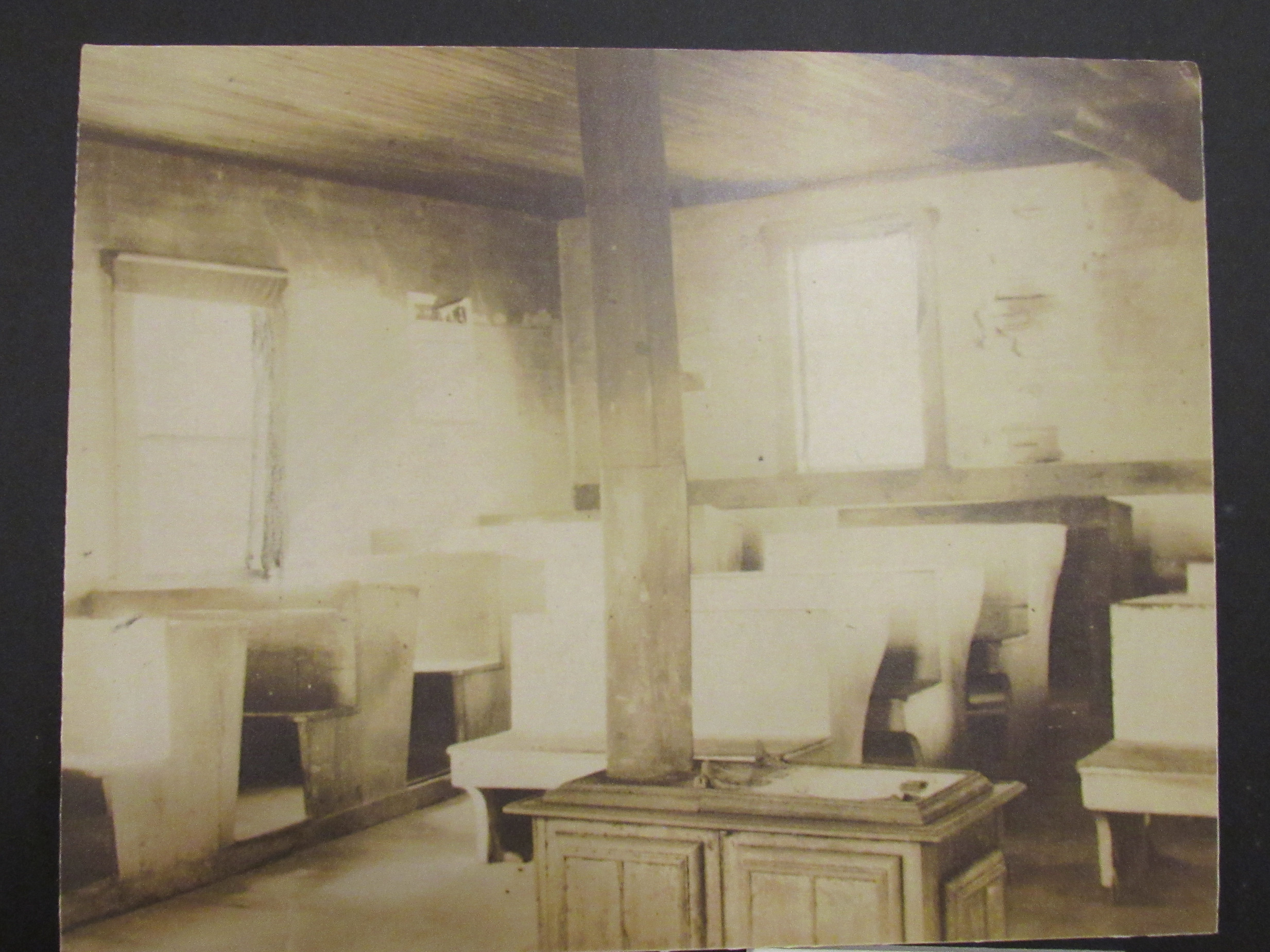 Scribner Hill Schoolhouse interior 1, 1924. A companion identification sheet records the names associated with this photograph.