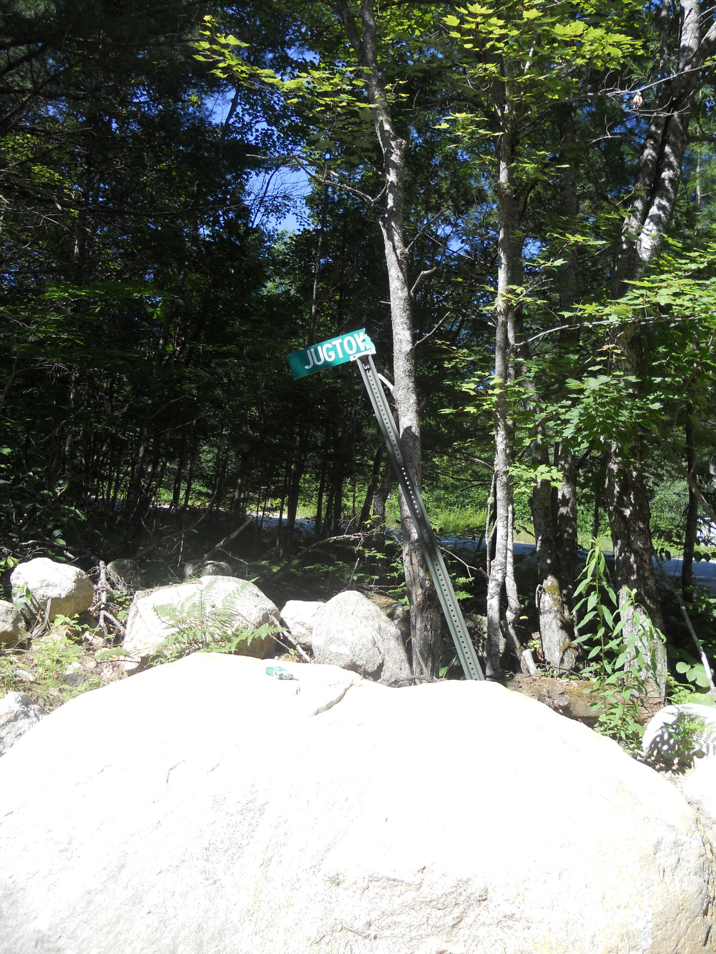 Jugtown Road sign, Oak Hill end, July 2012