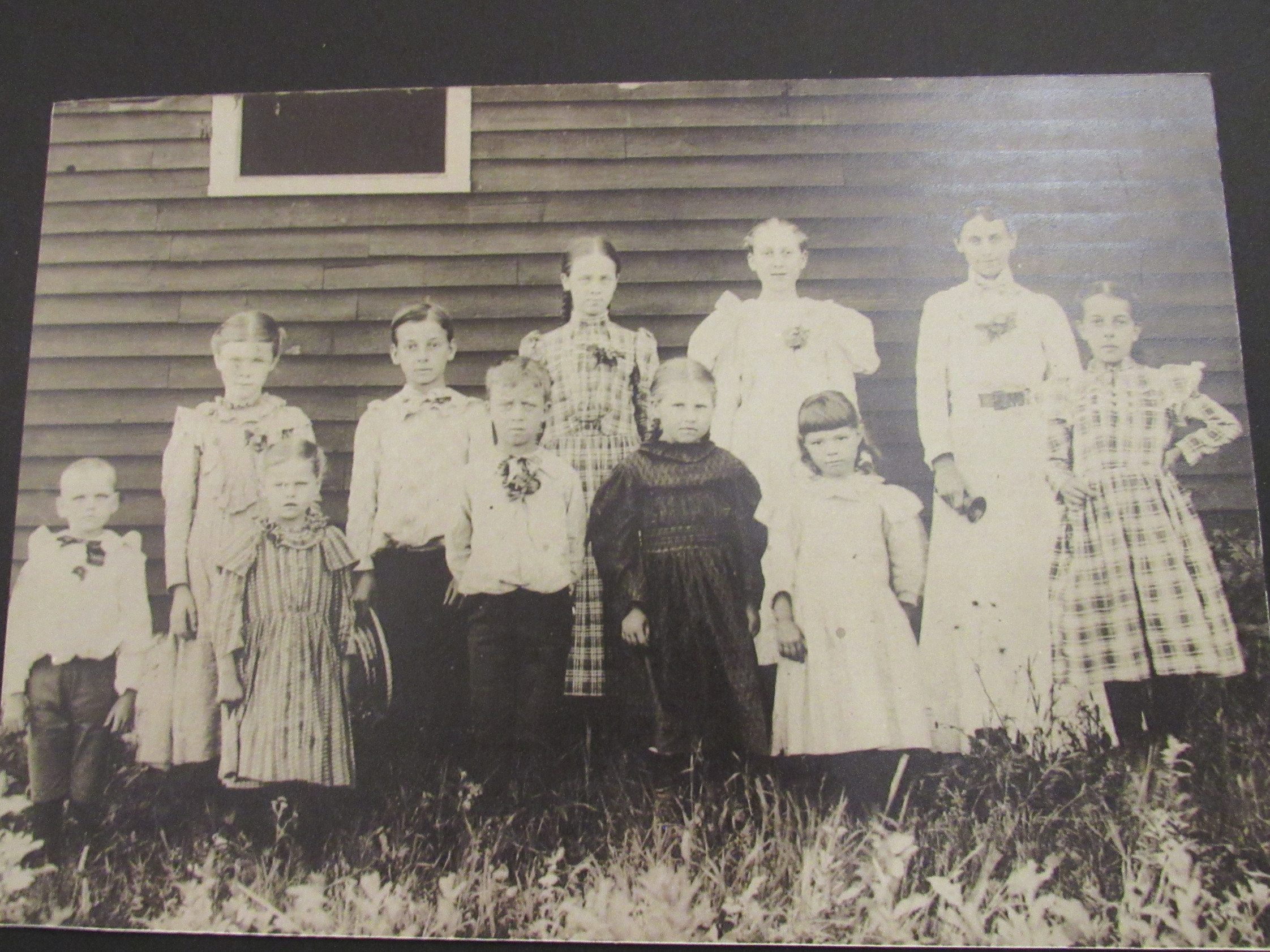 Scribner Hill School pupils and teachers, 1924. A companion identification sheet records the names associated with this photograph.