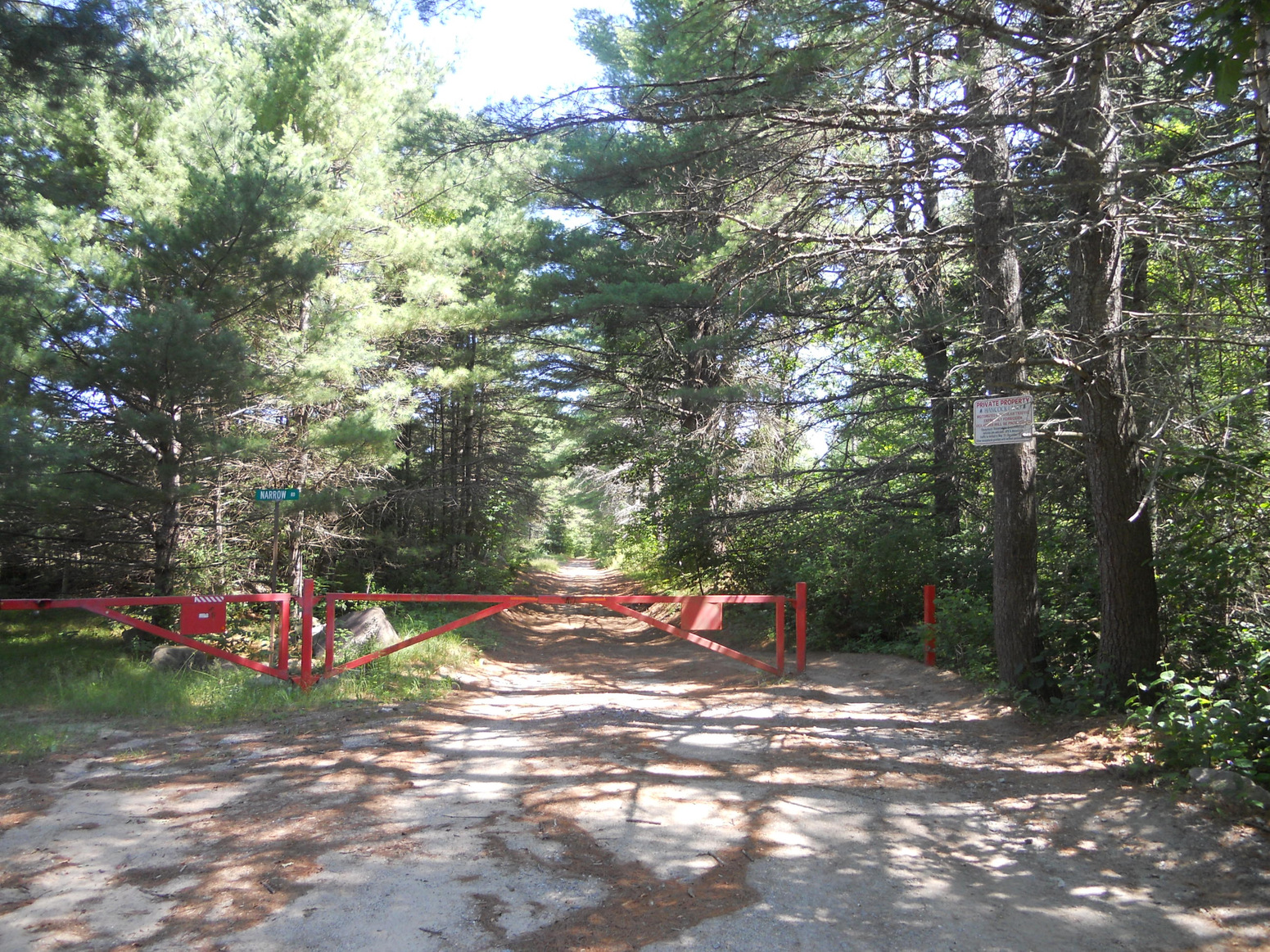 Jugtown Road, Naples end, gate, Jugtown, July 2012