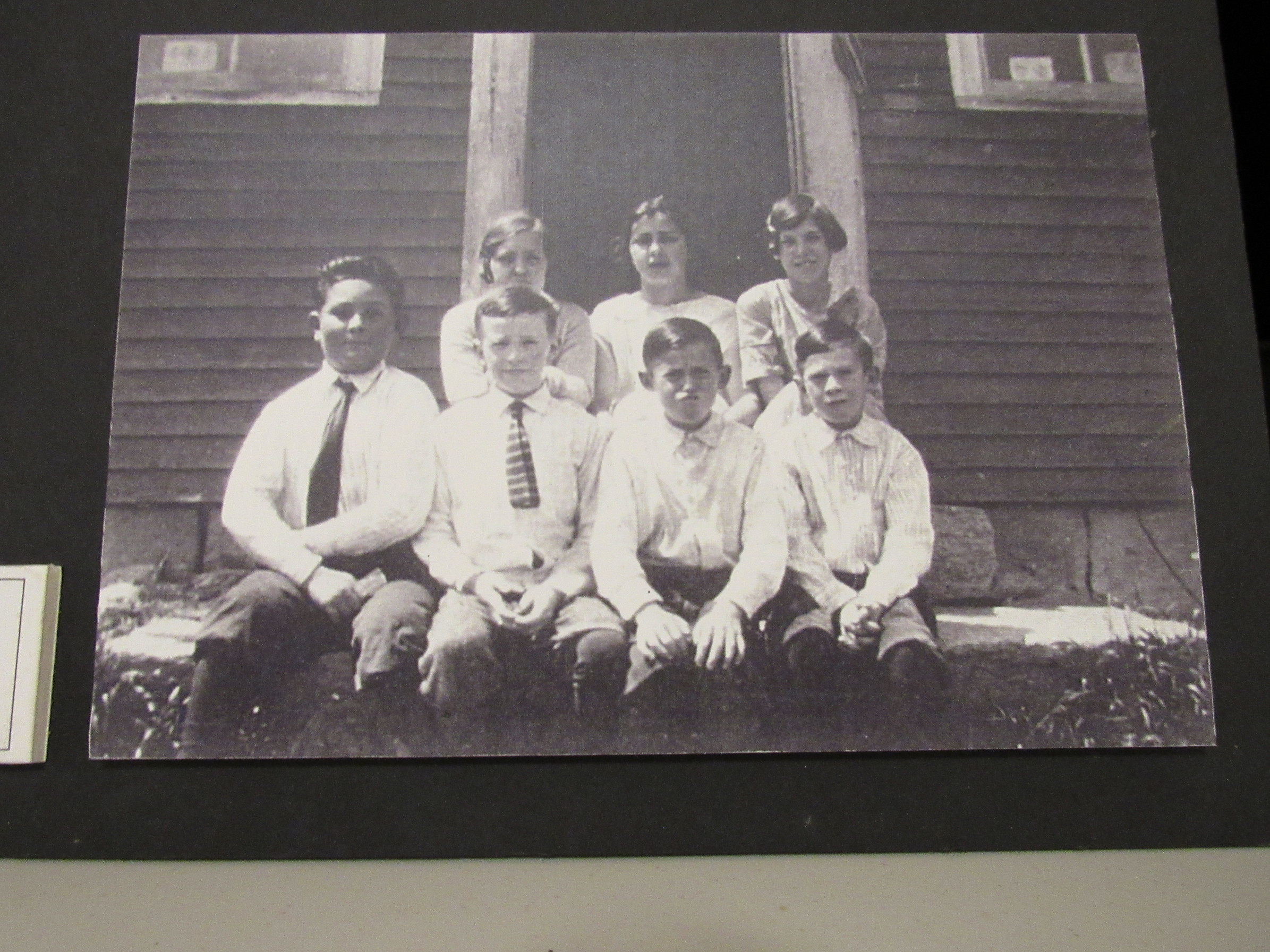 South Otisfield School pupils, circa 1923. A companion identification sheet records the names associated with this photograph.