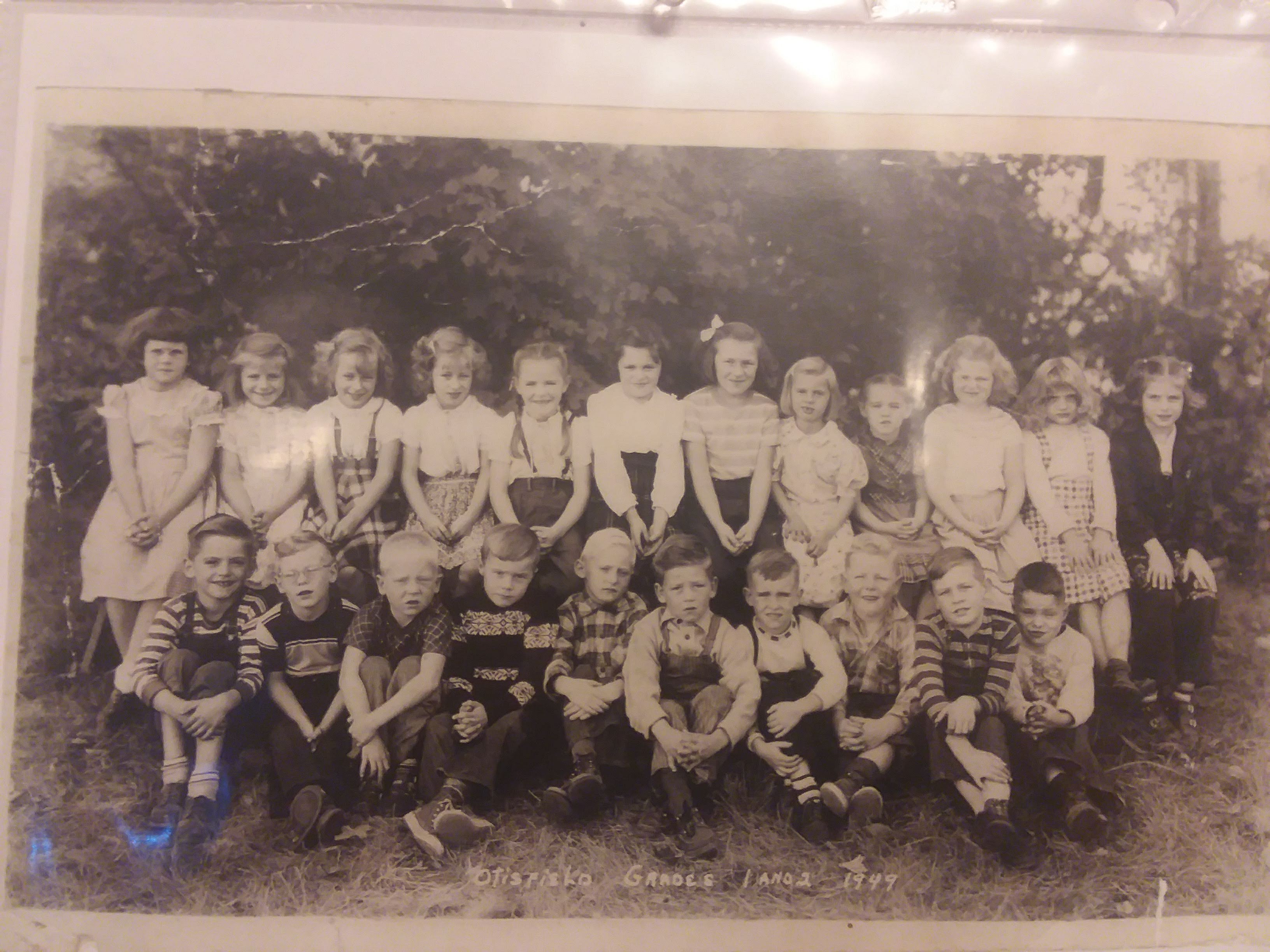 Otisfield grades 1 and 2, 1949. A companion identification sheet records the names associated with this photograph.