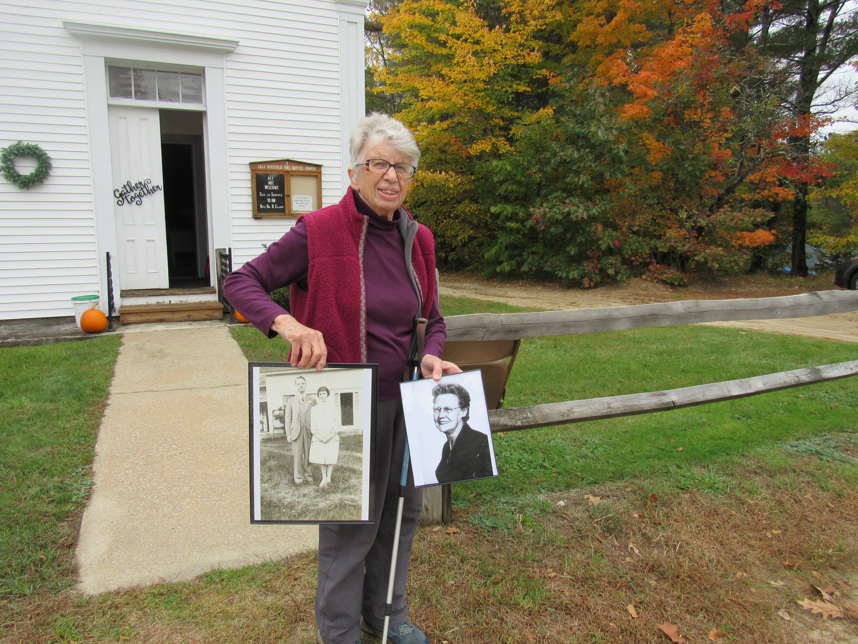 Jean Hankins with photos of Fred Pottle and Olga Bean