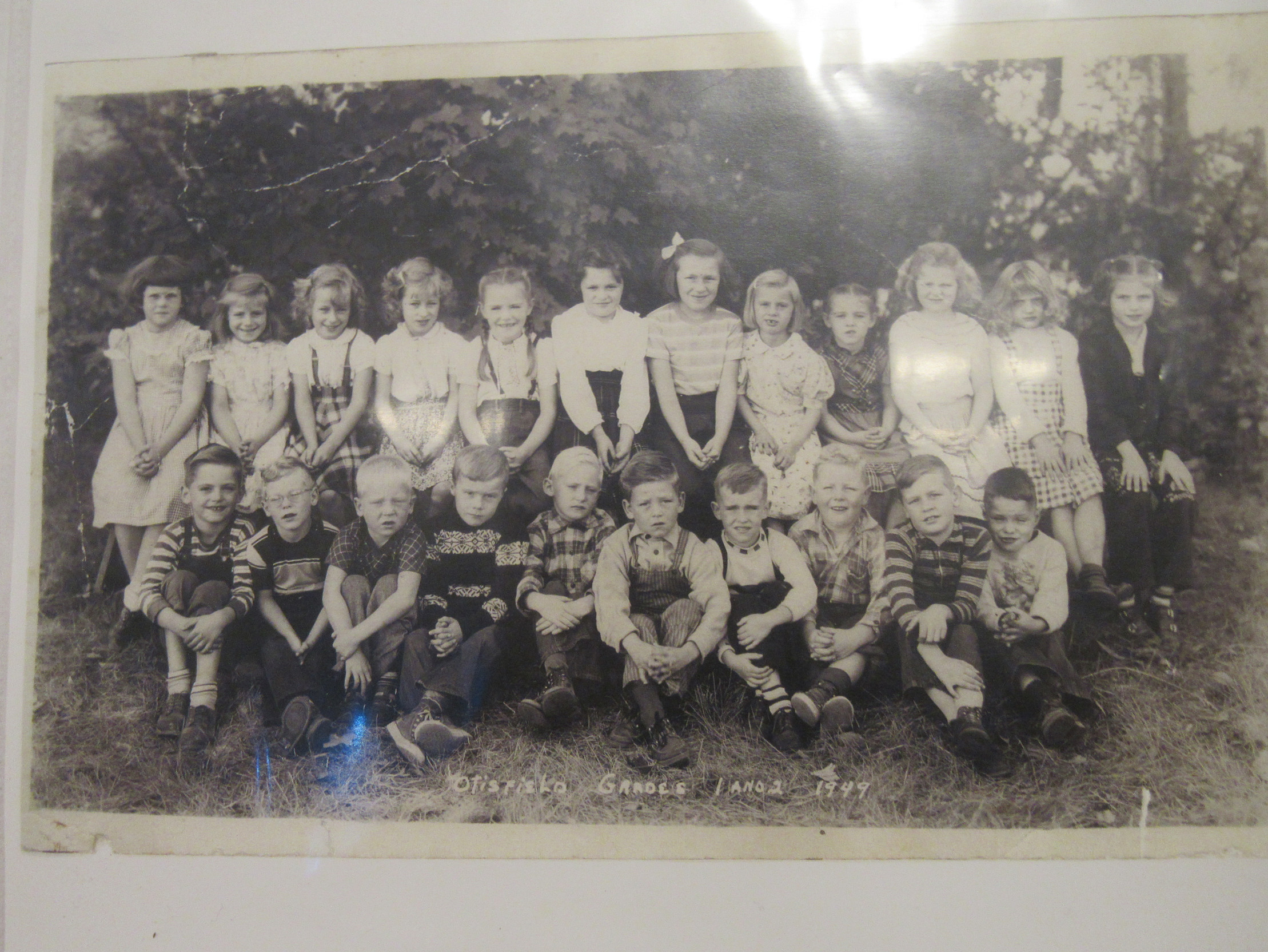 Otisfield grades 1 and 2, 1949. A companion identification sheet records the names associated with this photograph.